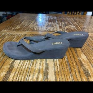 COPY - Flojos Oliva flip flop sz 11 Brown